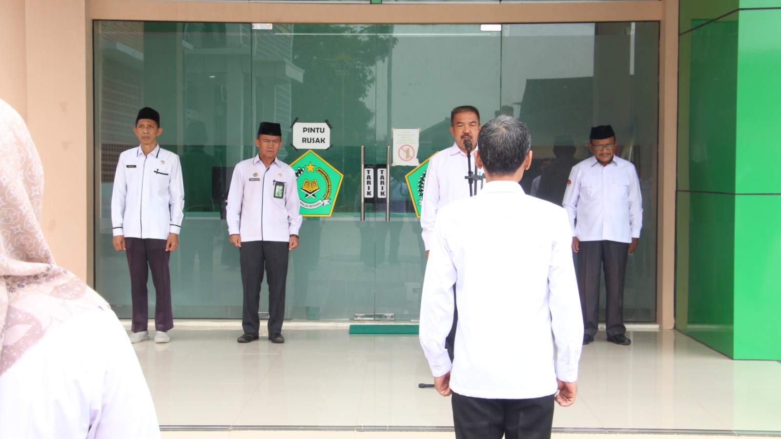 Kasi Pendidikan Islam Kemenag Mesuji Pimpin Apel Senin, Bahas Agenda Padat Bulan November