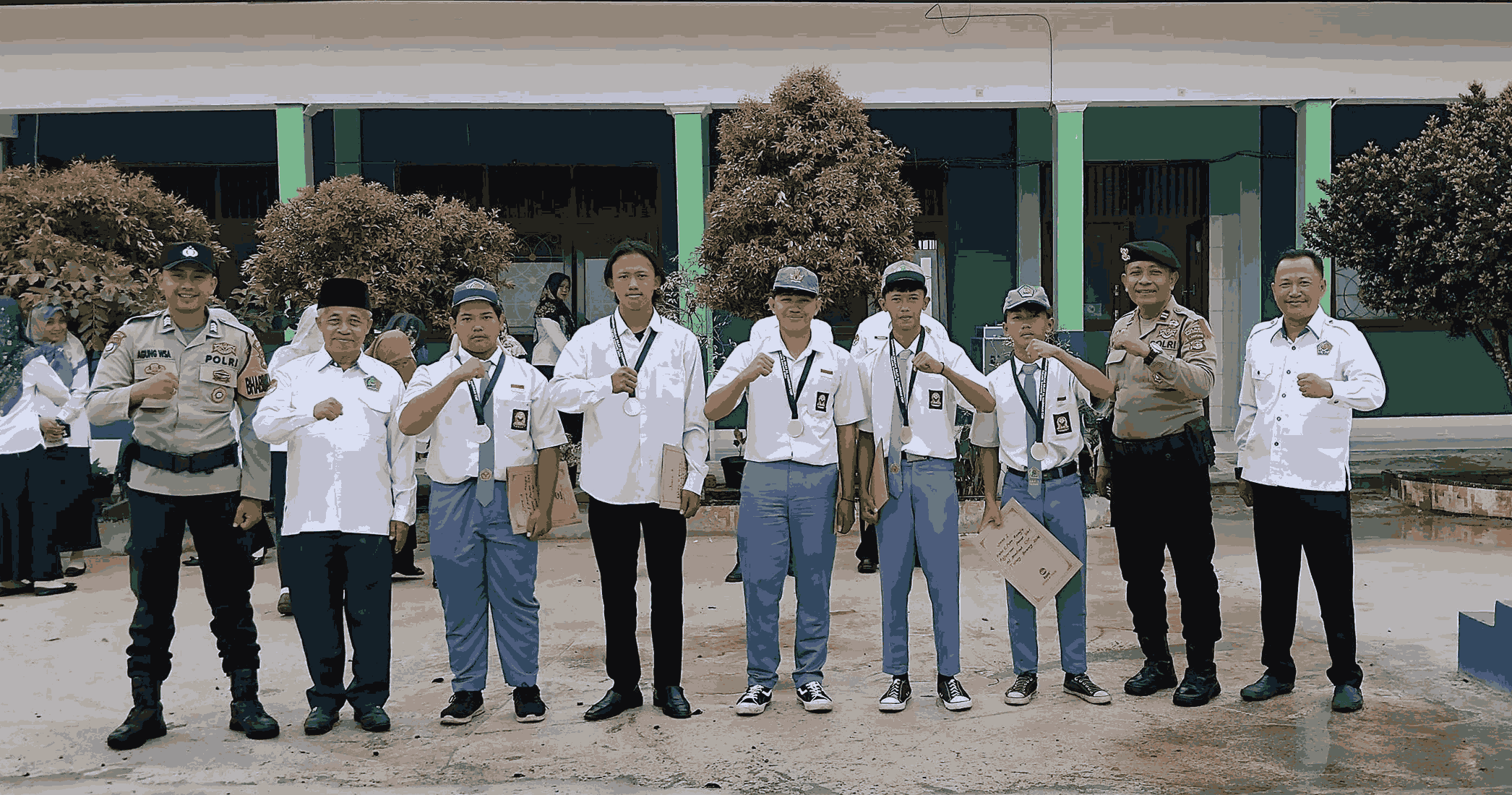 Upacara Bersama Polsek Tulang Bawang Tengah dan Penyerahan Medali Pencak Silat AL MADINAH Cup 2024
