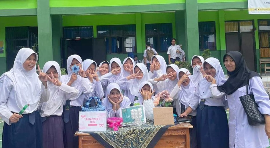 Projek P5 di MTsN 1 Tanggamus: Daur Ulang Sampah untuk Wujudkan Gaya Hidup Berkelanjutan