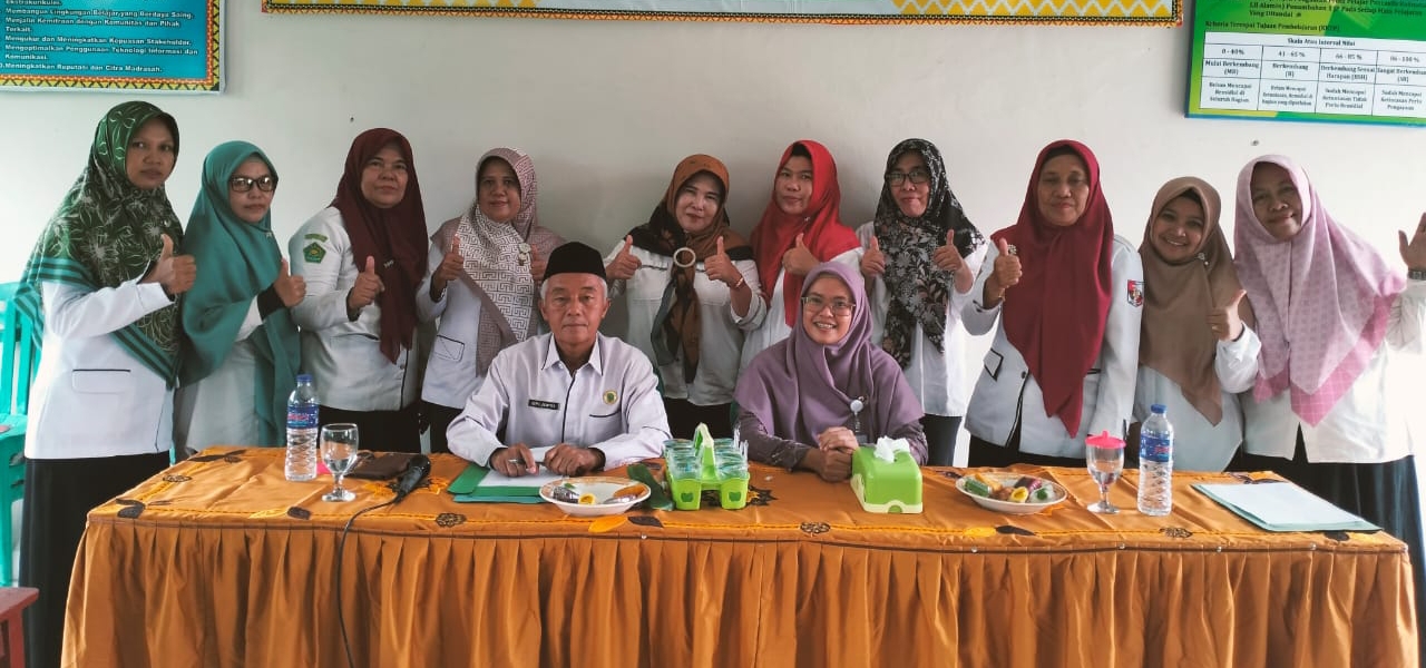 Tety Malinda, Tim Inti Nasional MAN 1 Tanggamus Hadiri dan Melaksanakan Pendampingan Tindak Lanjut Hasil AKMI 2024