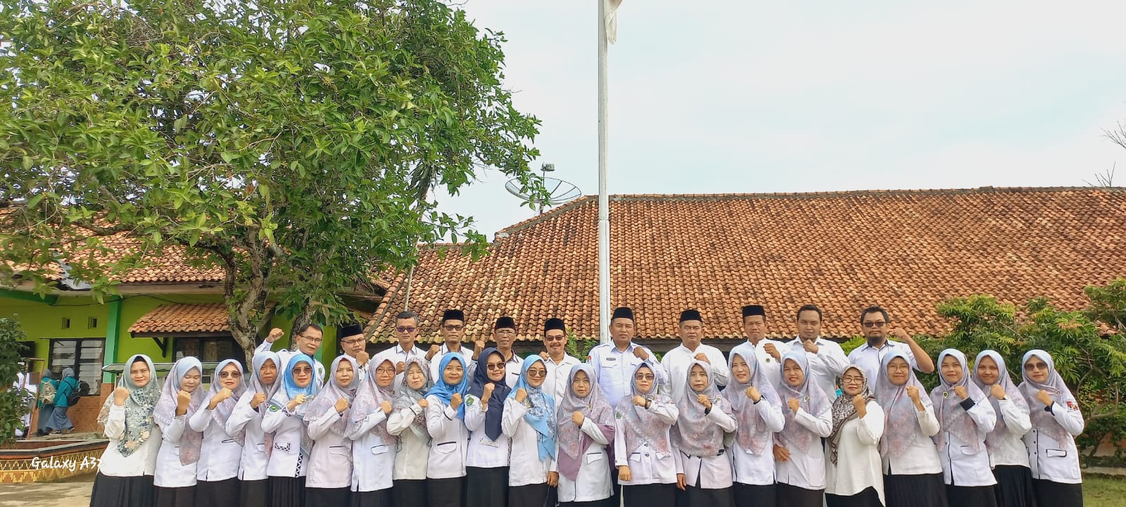 MAN 2 Lampung Utara Gelar Upacara Peringatan Hari Pahlawan dengan Tema Teladan Pahlawanmu, Cintailah Negerimu