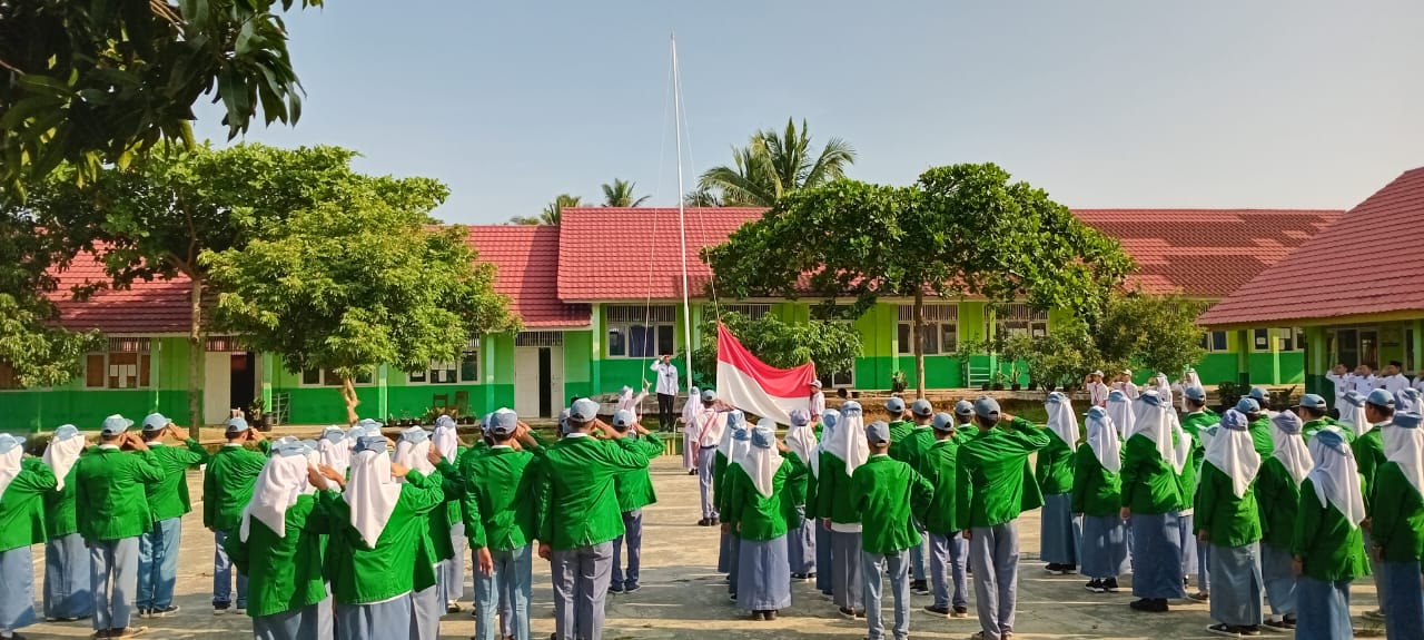 MAN 1 Way Kanan Gelar Upacara Peringatan Hari Pahlawan