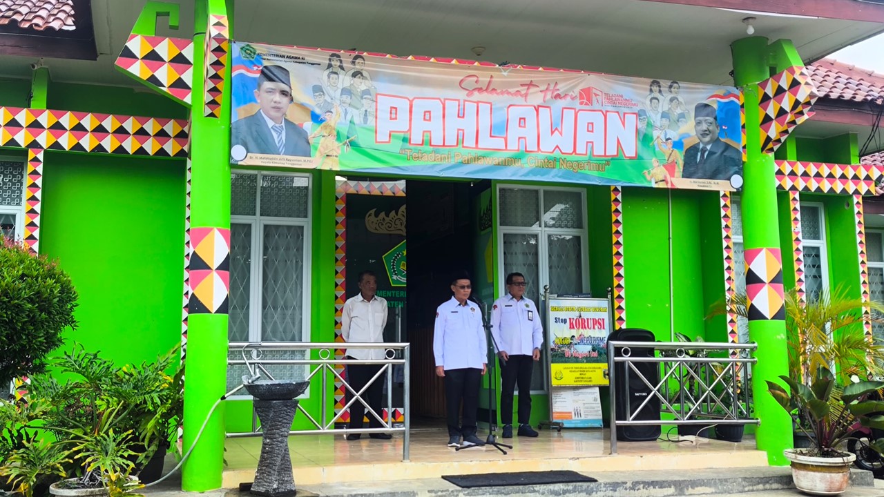 Tingkatkan Disiplin ASN, Kasi PHU Tanggamus Pimpin Apel Pagi di Kantor Kemenag
