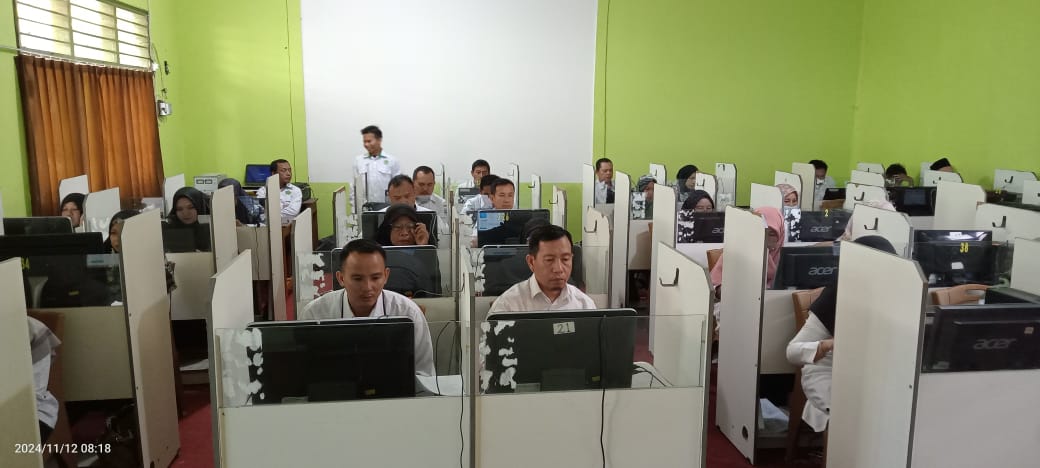 Kasi Pendis Kemenag Pesisir Barat Monitoring Pelaksanaan AKGTK 2024 Tahap II di MAN 1 Pesisir Barat