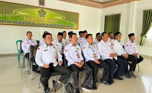 Kepala Madrasah MTs Negeri 1 Way Kanan Hadiri Kick Off Meeting Strategi dan Arah Kebijakan Kementerian Agama