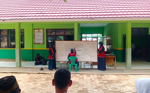 Perhitungan suara pemilihan ketua OSIM MTs Negeri 1 Way Kanan berjalan lancar