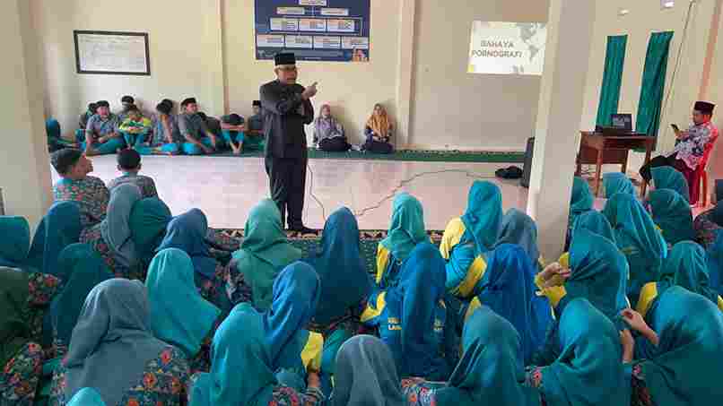 Sosialisasi Bahaya Pornografi, Kekerasan, Intimidasi, Bullying, dan Penyalahgunaan Gadget di MAN 1 Lampung Barat