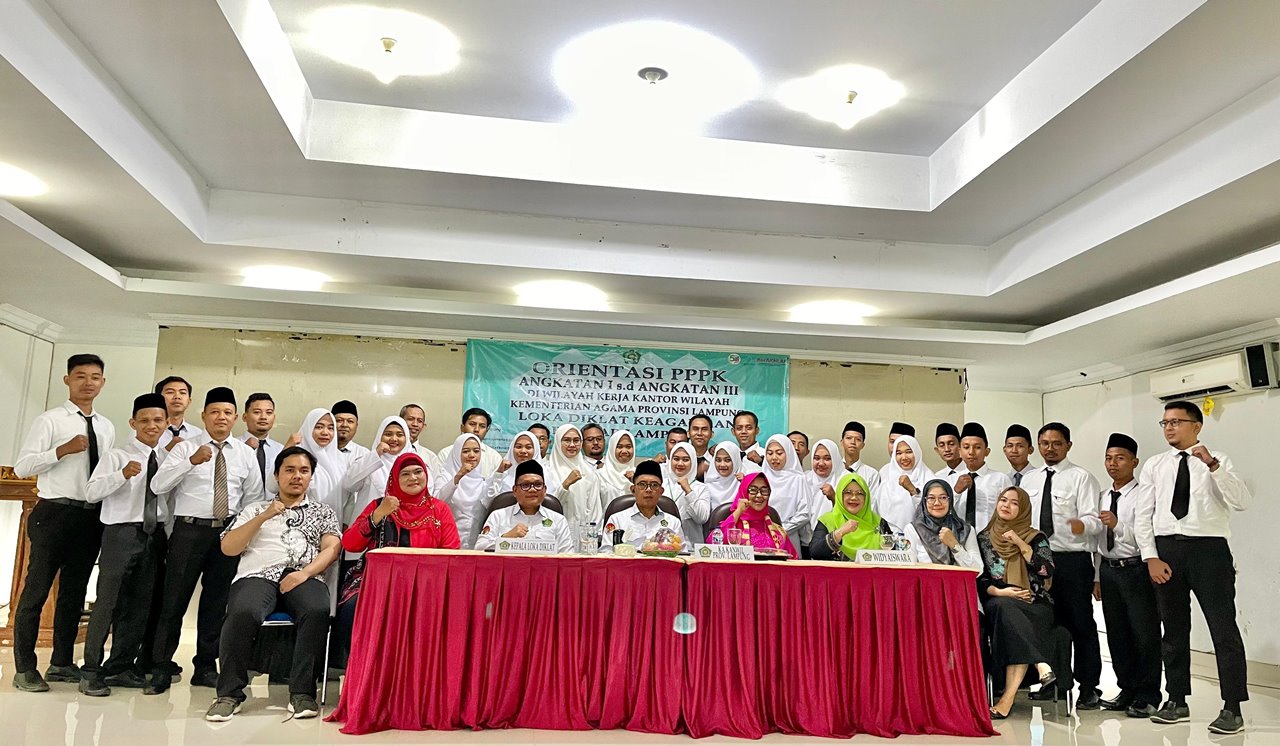 Perkuat Profesionalisme! Guru PPPK MTsN 1 Tanggamus Ikuti Orientasi ASN Bersama Ka.Kanwil Kemenag Lampung