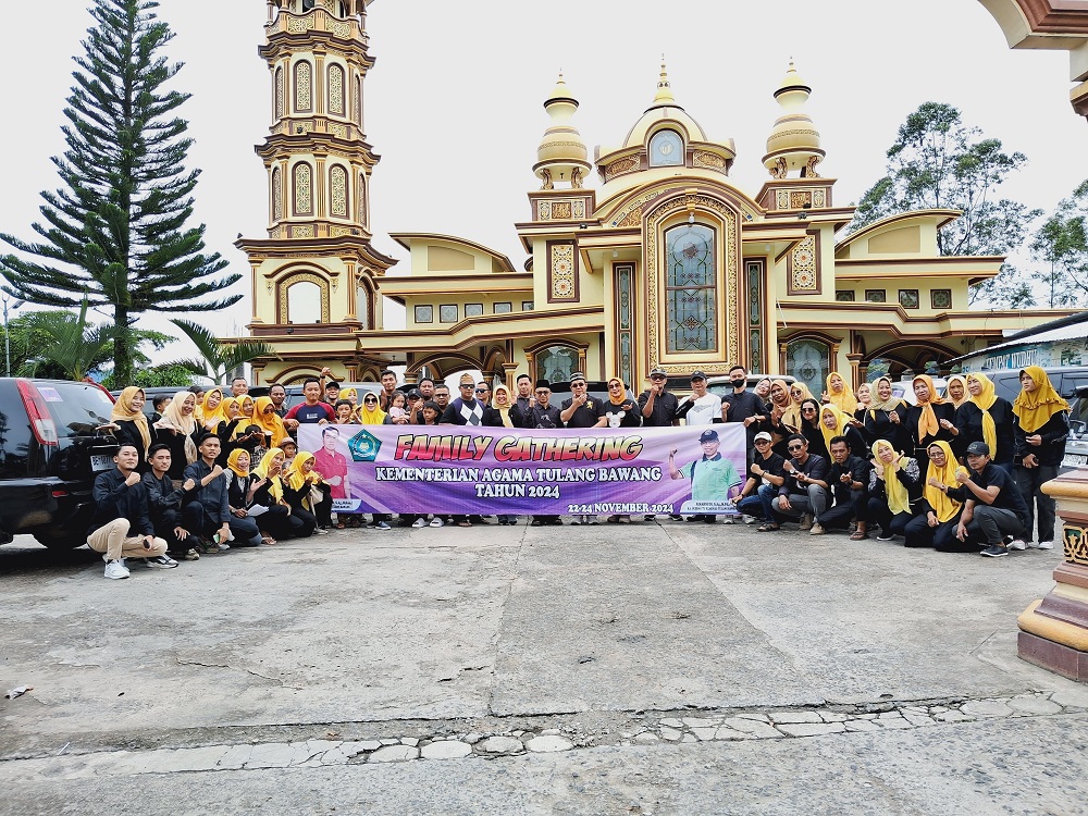Tingkatkan Solidaritas dan Kompetensi Pegawai, Kemenag Tulang Bawang Sukses Gelar Family Gathering dan Capacity Building di Danau Ranau