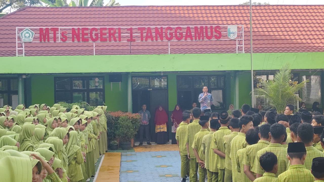Siswa-Siswi MTsN 1 Tanggamus Ikuti ASAS dengan Semangat Tinggi, Ujian Online Melalui Gadget Meningkatkan Antusiasme