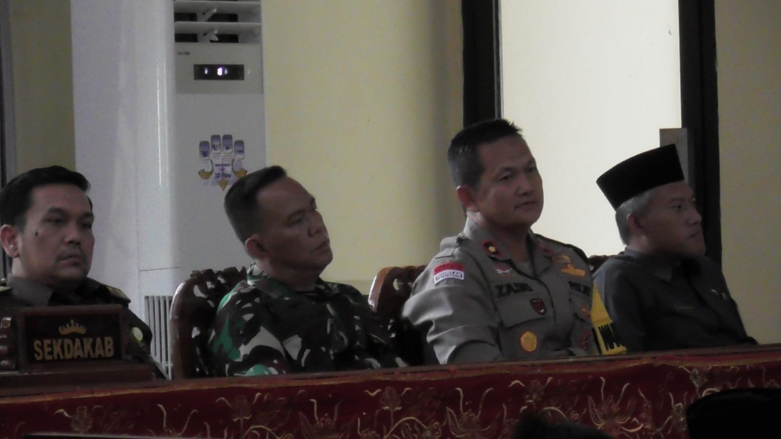 Rapat Paripurna DPRD, Bersatu Menyongsong Kemajuan Kabupaten Lambar TA 2025
