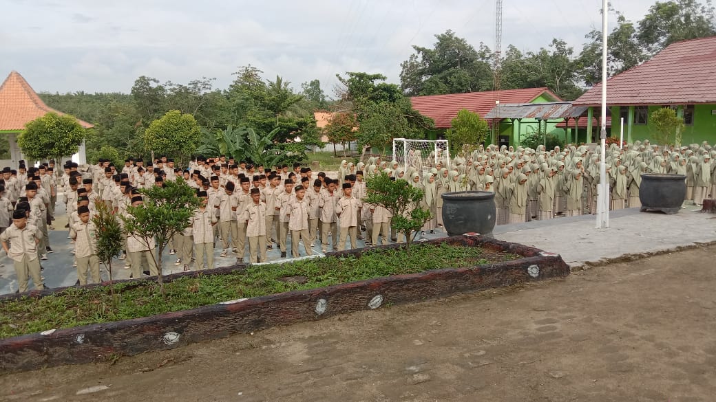 MTsN 2 Way Kanan Gelar PAS dan ASAS Akhir Semester Ganjil Tahun Ajaran 2024/2025, Dibuka dengan Apel yang Dipimpin Langsung oleh Kepala Madrasah