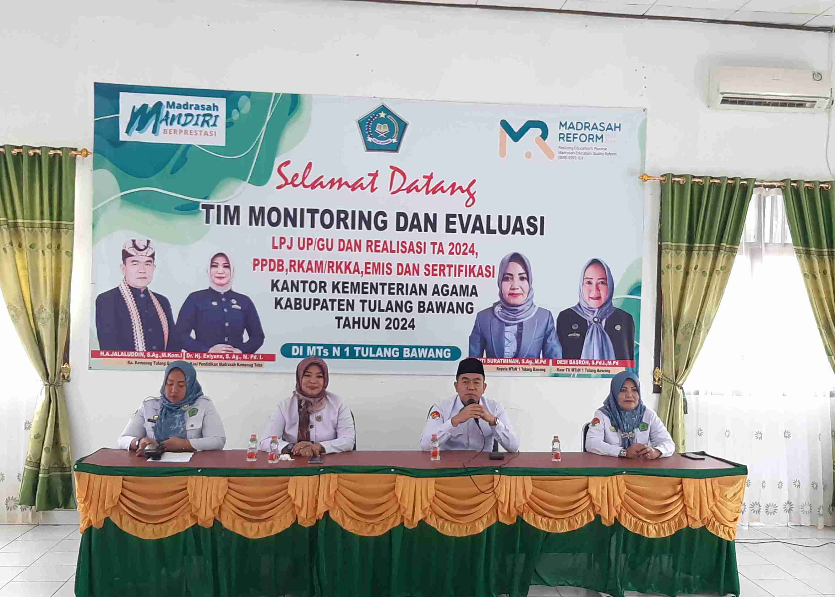 Kakankemenag Tulang Bawang Jalaluddin Berikan Pembinaan Monev di MTsN 1