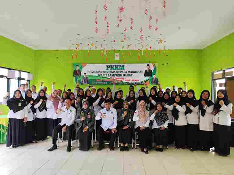 Penilaian Kinerja Kepala Madrasah 2024 di MAN 1 Lampung Barat : Wujudkan Komitmen Meningkatkan Mutu Pendidikan