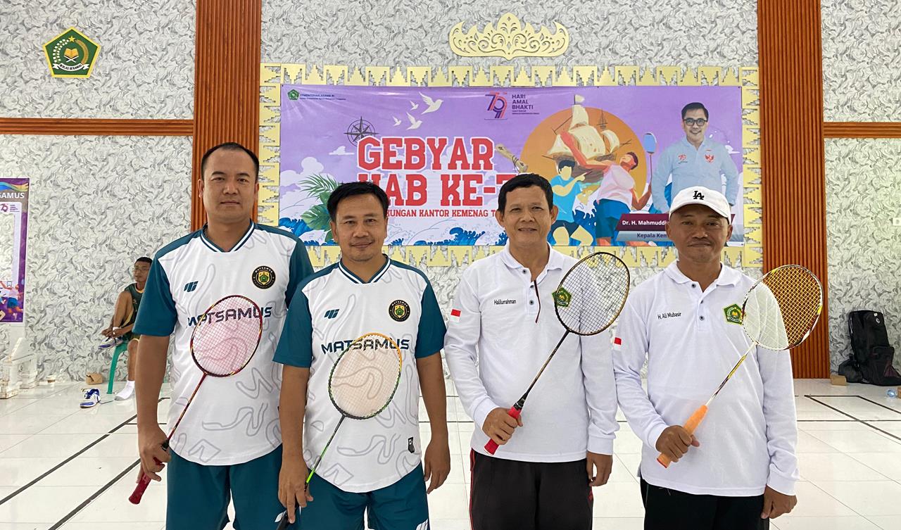 Ganda Putra MTsN 1 Tanggamus Berjuang Maksimal di Arena Badminton Gebyar HAB Ke-79