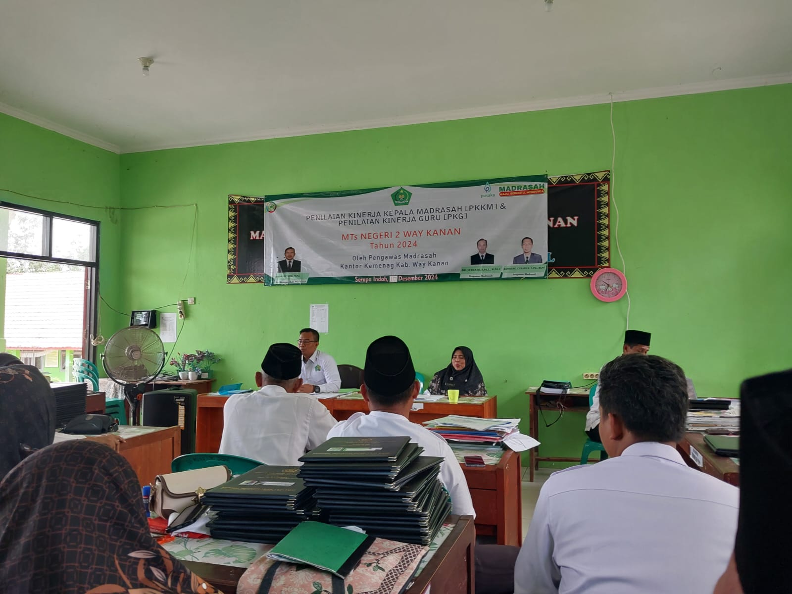 MTsN 2 Way Kanan Gelar Rapat Akhir Semester Ganjil Tahun Pelajaran 2024/2025