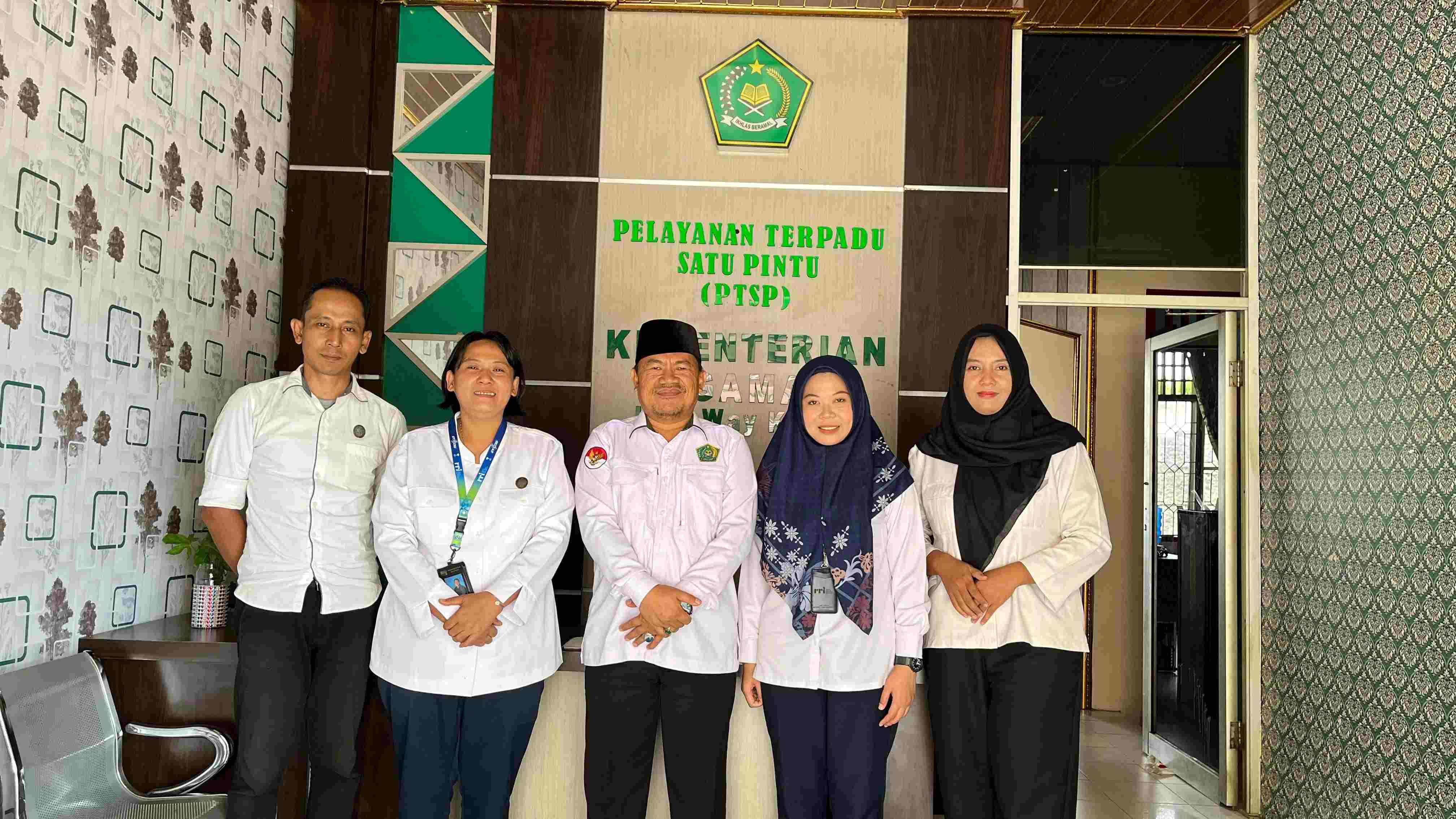 Kepala Kemenag Way Kanan Terima Audiensi LPP RRI Bandar Lampung-SP Way Kanan