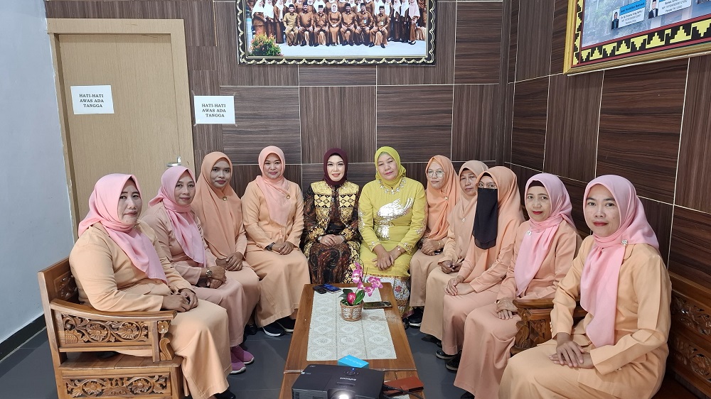 Ketua DWP Kemenag Tulang Bawang Ikuti Seminar Nasional Peringatan Hari Ibu 2024