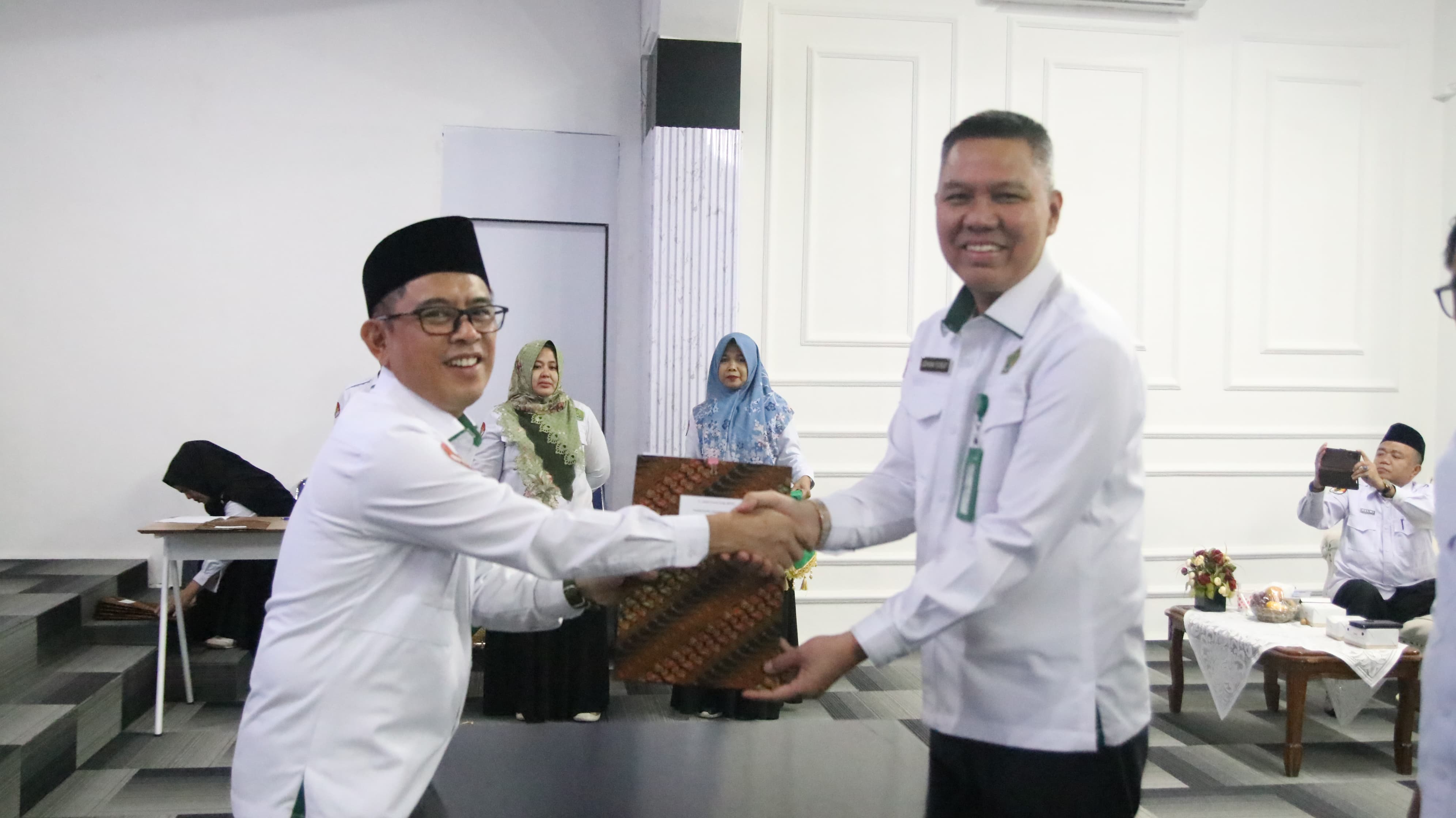 Kemenag Mesuji Hadiri Penandatanganan Perjanjian Kinerja dan Penyerahan DIPA 2025 di Kanwil Lampung