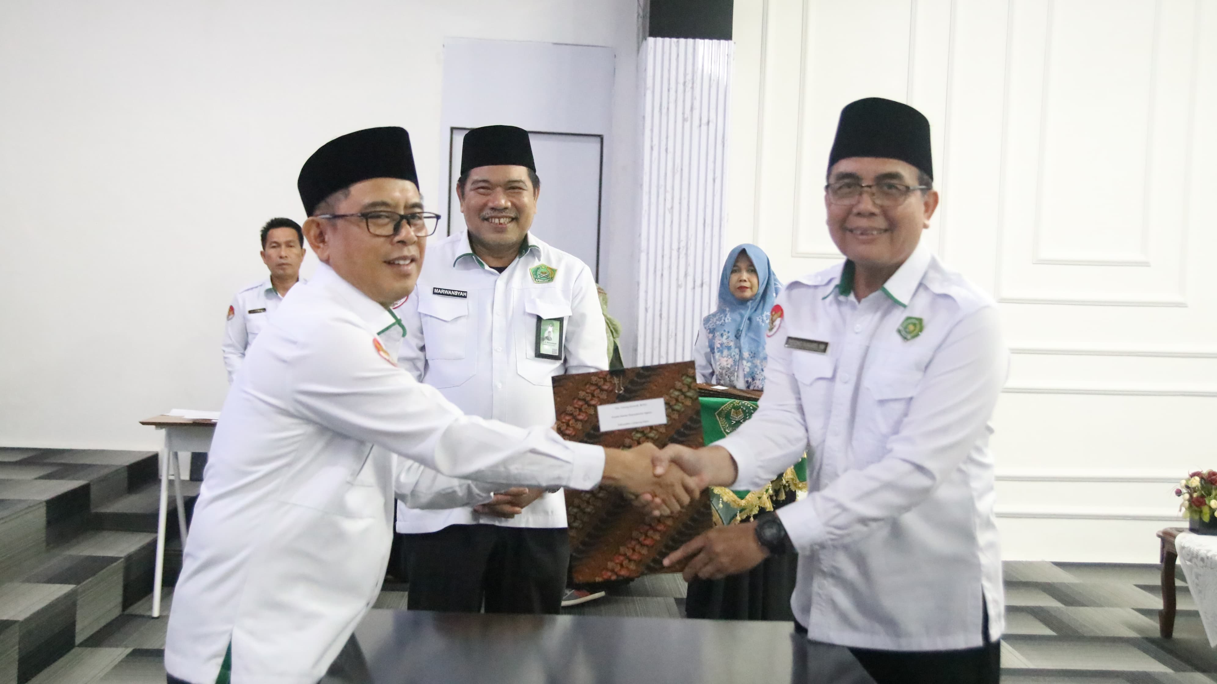 Kepala Kemenag Lampung Utara Hadiri Penandatanganan Perjanjian Kinerja dan Penyerahan DIPA 2025