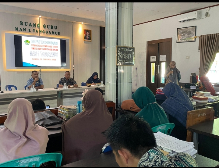 Memasuki Semester Genap, MAN 1 Tanggamus Gelar Rapat Pemantapan Pembagian Tugas T.P 2024/2025
