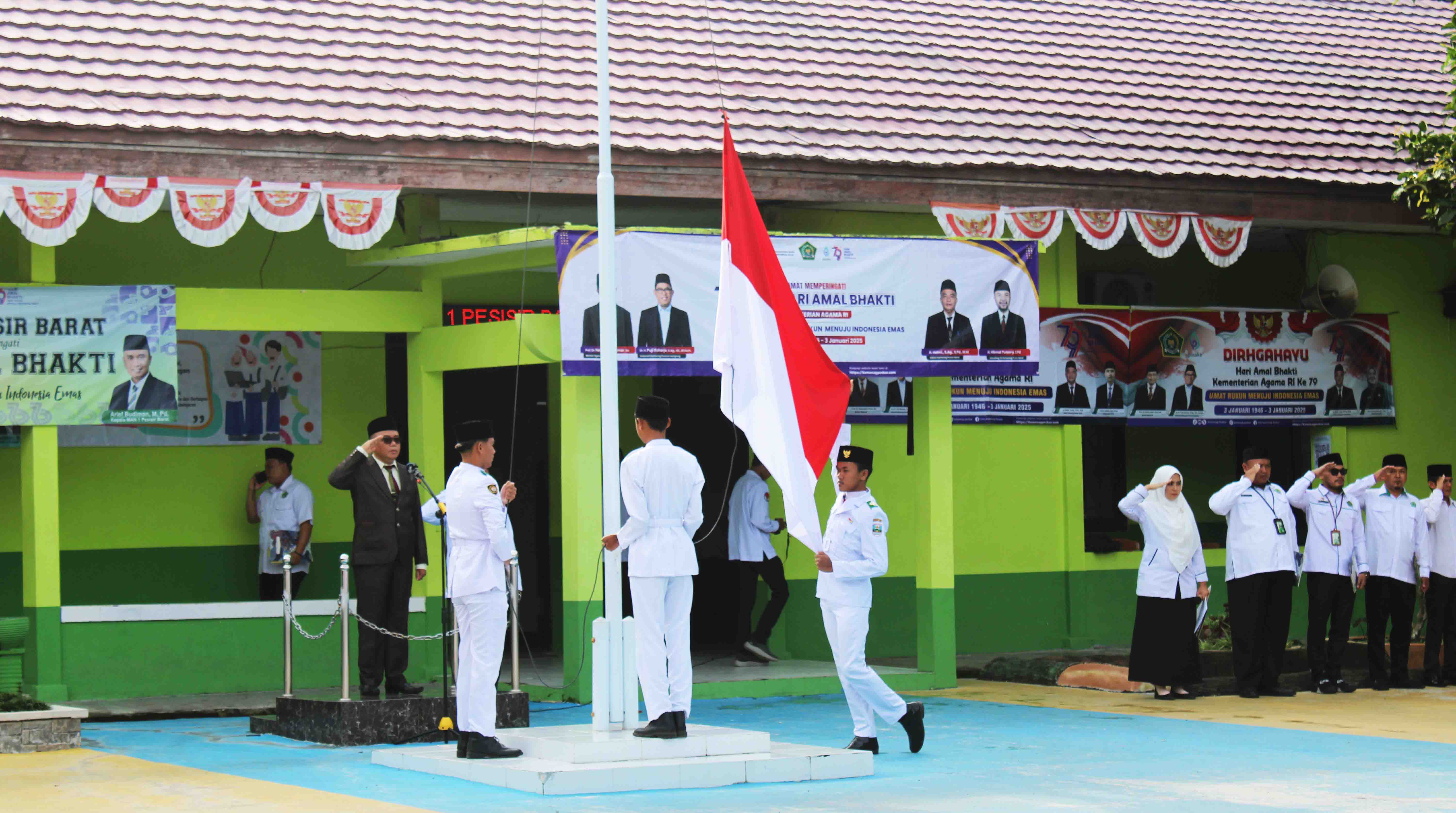 Kemenag Pesisir Barat  Gelar Upacara Peringatan HAB Kemenag Ke-79, Umat Rukun Indonesia Maju!