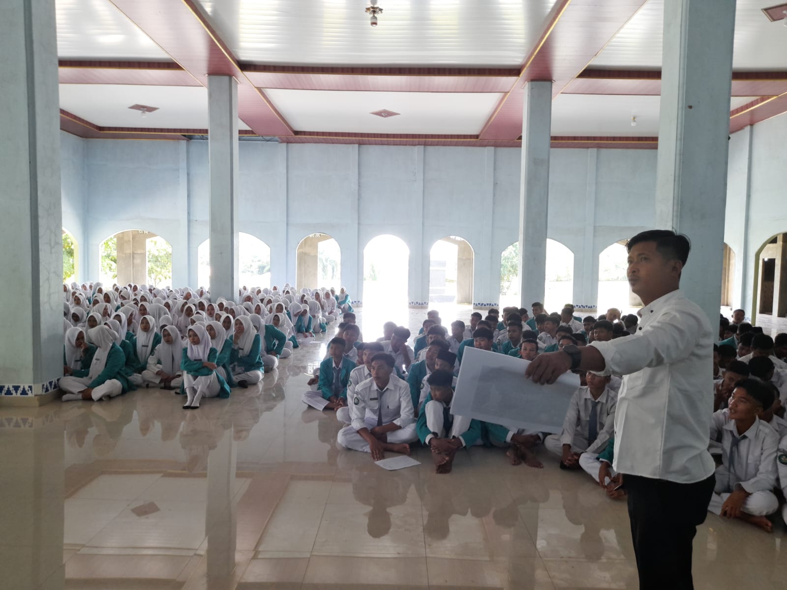 Sosialisasi Bahaya Narkoba, Kecanduan Gadget, dan Judi Online di MAN 2 Lampung Utara