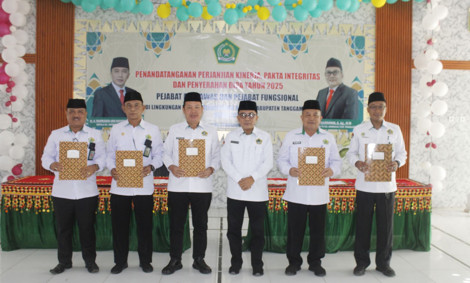 Strategi Besar 2025: H. Ramdani Siap Wujudkan Komitmen di Penandatanganan Perjanjian Kinerja dan Penyerahan DIPA
