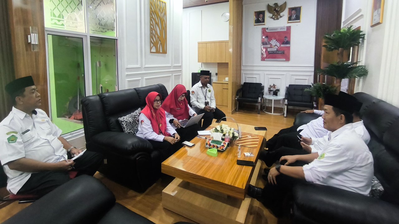 Persiapan Tasyakuran Hari Amal Bhakti ke-79 di Kantor Kementerian Agama Kabupaten Tanggamus