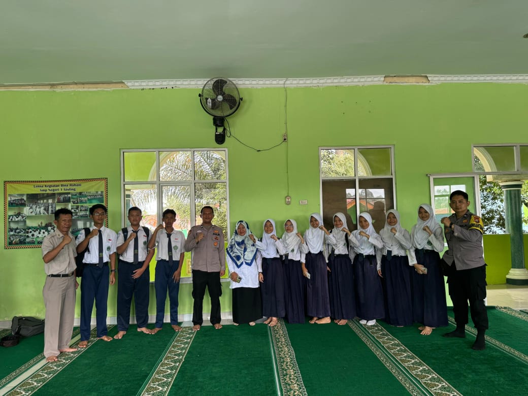 Siswa MTsN 2 Tanggamus Ikuti Sosialisasi Penerimaan Peserta Didik Baru SMA Kemala Taruna Bhayangkara oleh Polres Tanggamus
