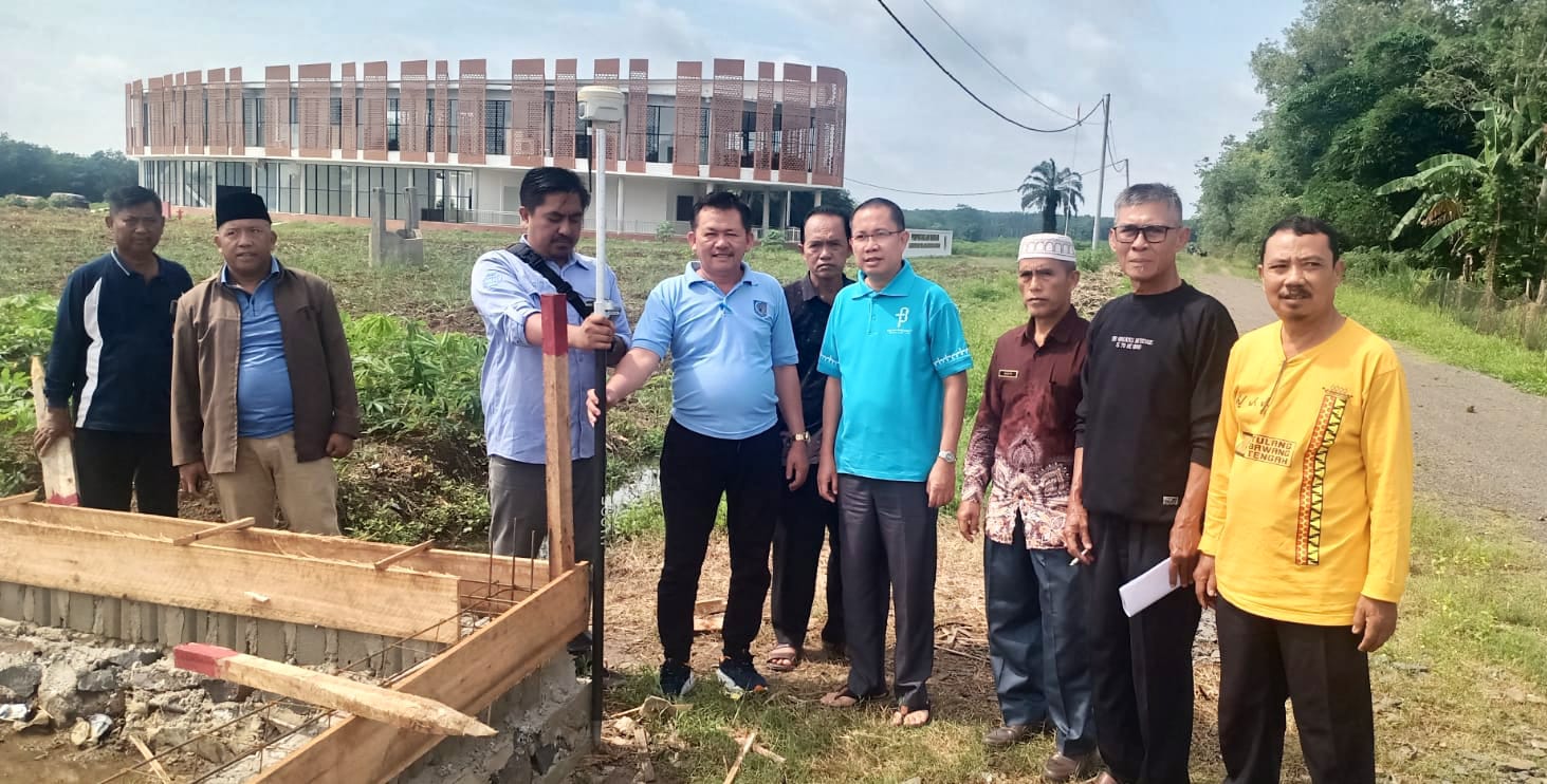Pastikan Legalitas dan Sertifikat, Kemenag Tubaba Lakukan  Pengukuran Tanah Wakaf