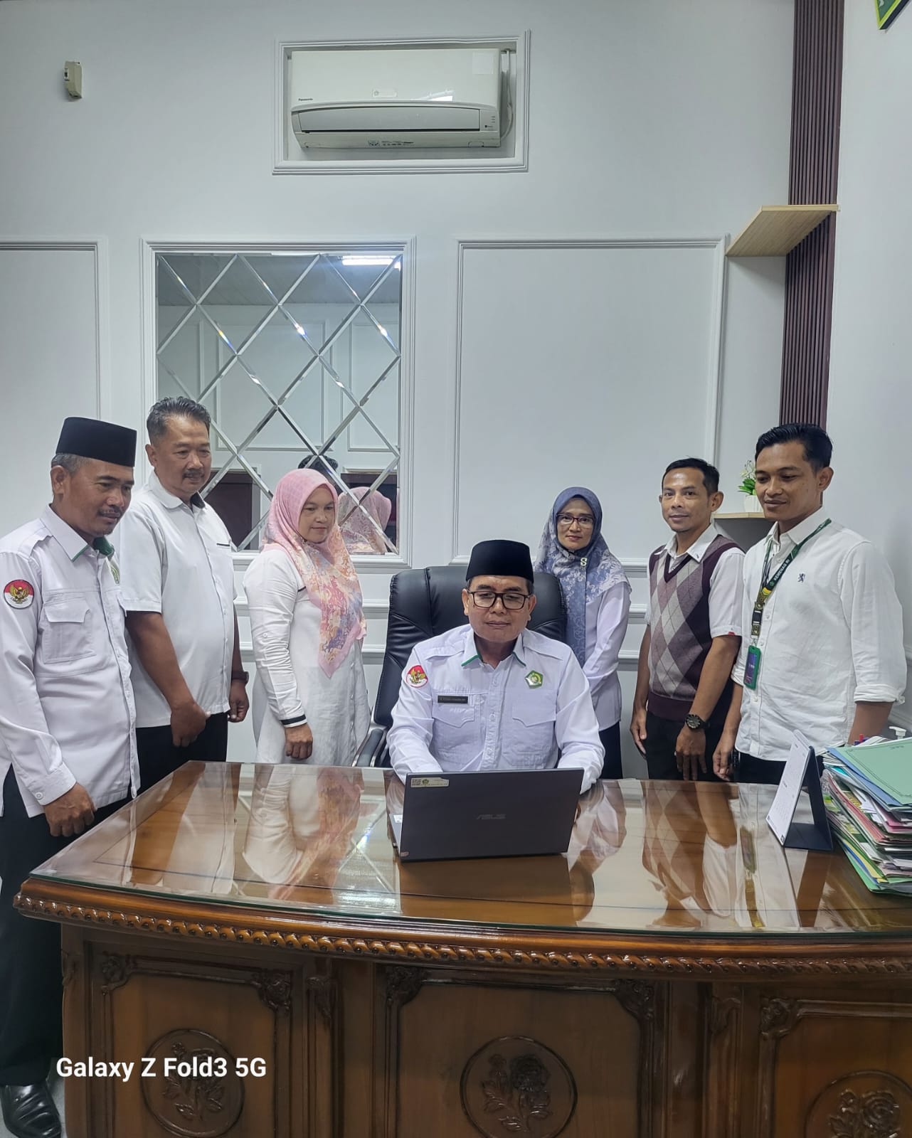 Kakankemenag Lampung Utara Didampingi Kasubbag Tata Usaha dan TIM Akuntabilitas, Lakukan Submit SIPKA Triwulan IV