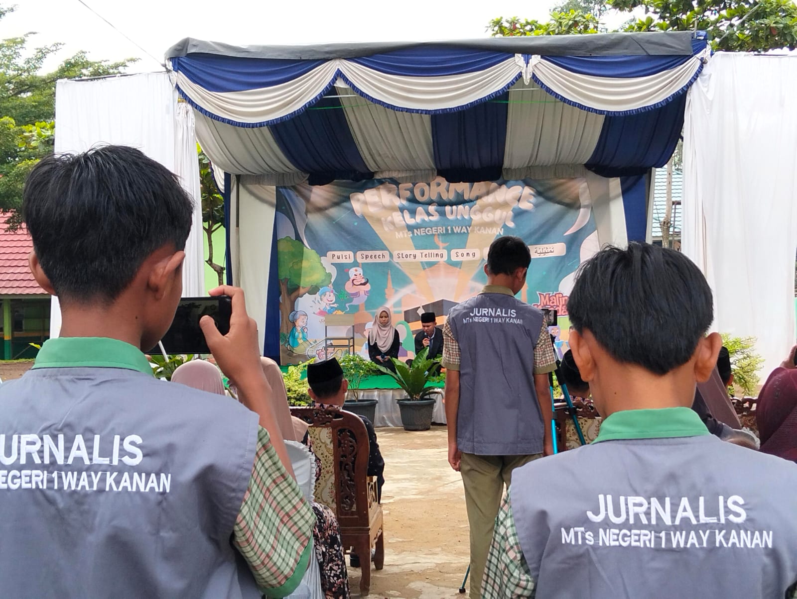 Tim Jurnalis OSIM MTsN 1 Way Kanan Terus Berprestasi