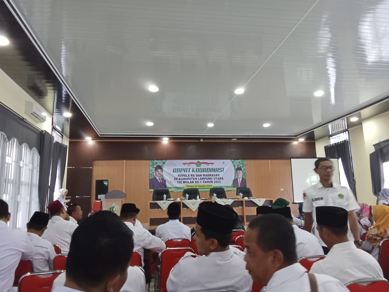 Kepala MTsN 1 Lampung Utara Hadiri Rapat Koordinasi Kepala Madrasah di Kemenag Lampung Utara