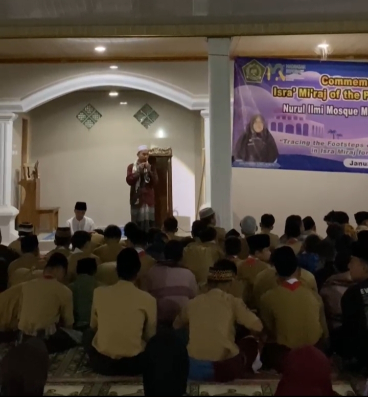 MTsN 1 Lampung Barat Peringati Isra Mi’raj 1446 H di Tengah Perkemahan Awal Tahun