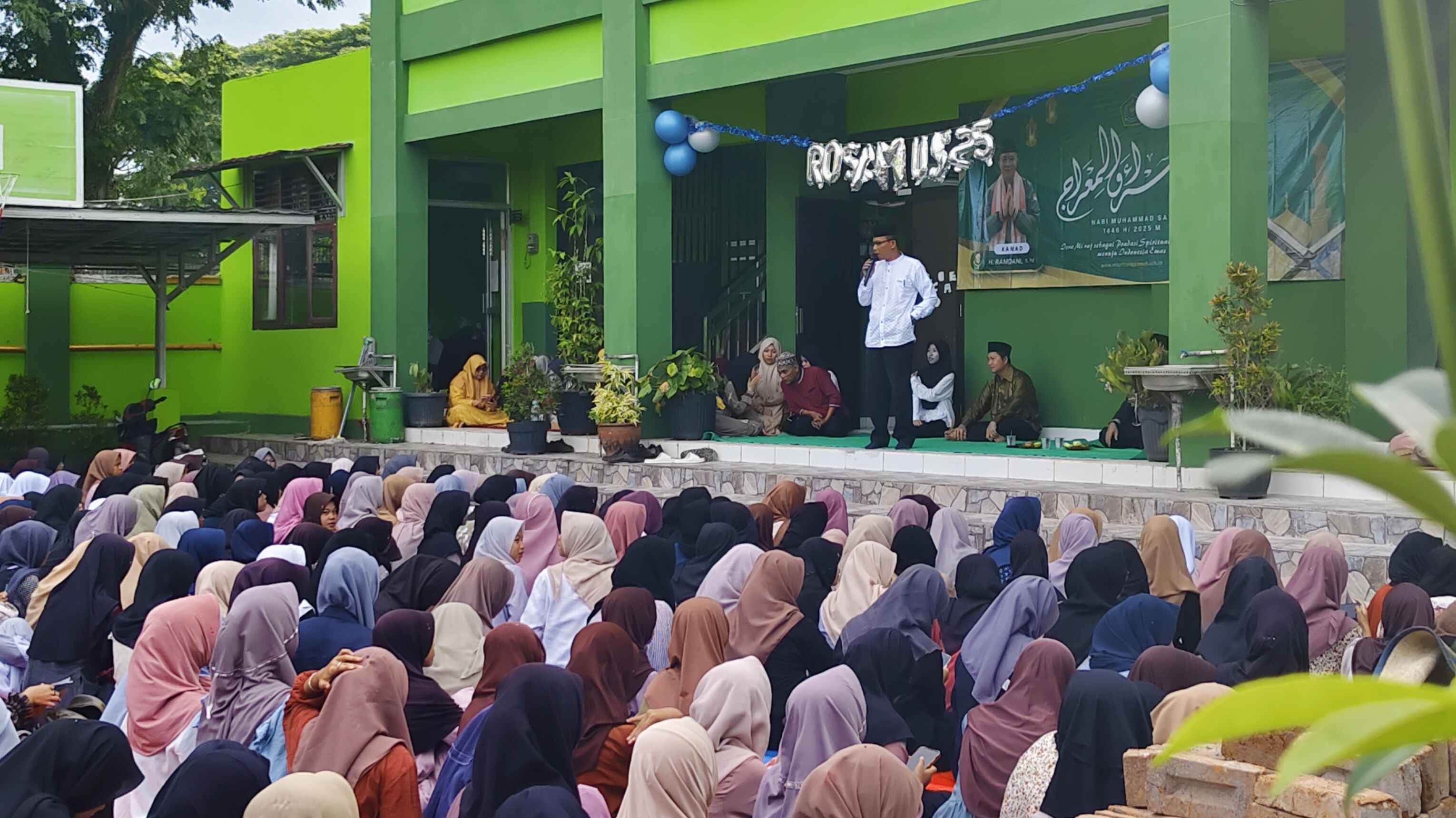 MTsN 1 Tanggamus Meriahkan Peringatan Isra Mi’raj 2025: Hadroh, Tausiyah, dan Semangat Spiritualitas Bangsa!