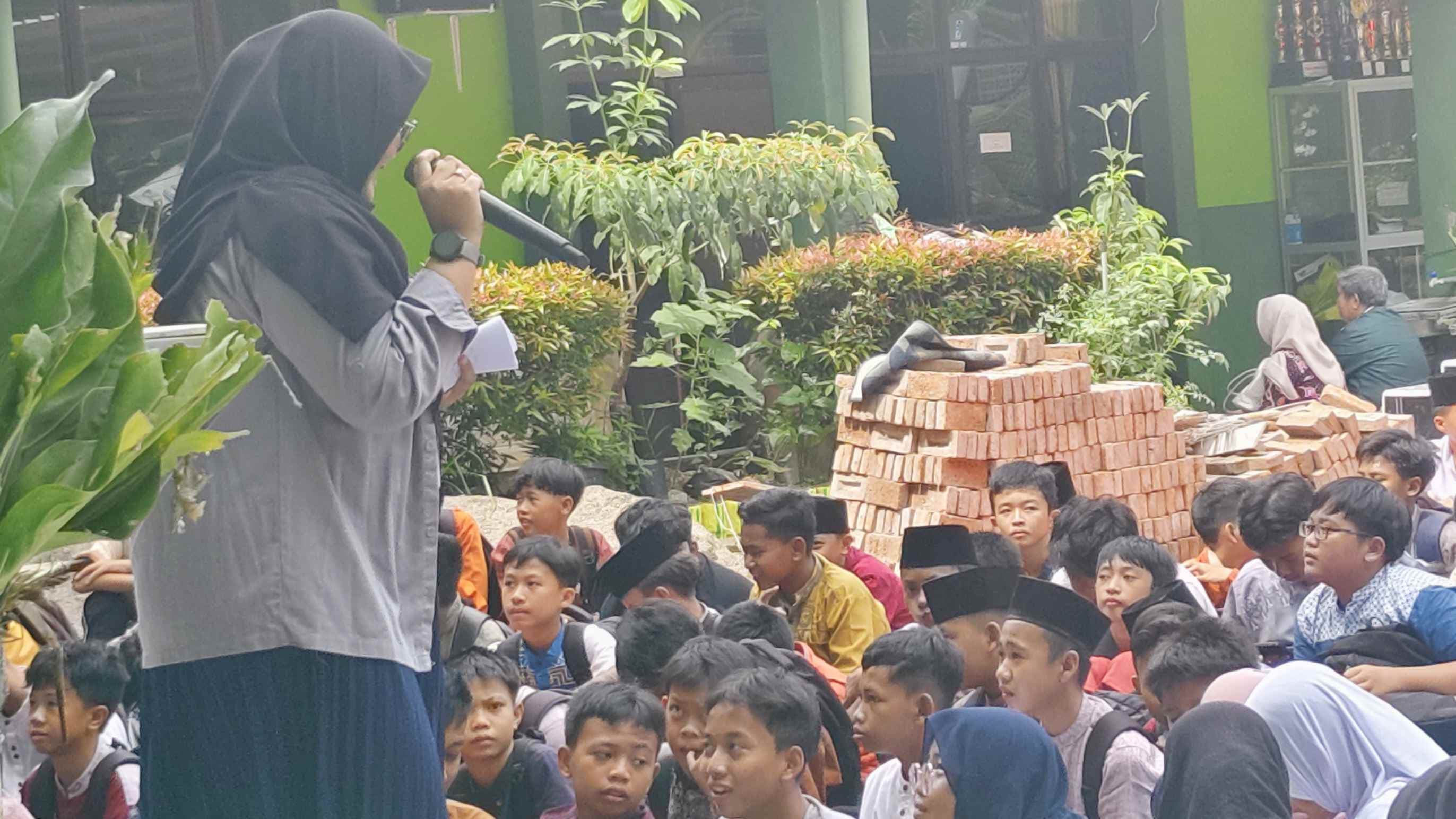 Penguatan Profil Pelajar Pancasila: Duta Bullying SMK Muhammadiyah Kotaagung Ajak Siswa MTsN 1 Tanggamus Cegah Perundungan