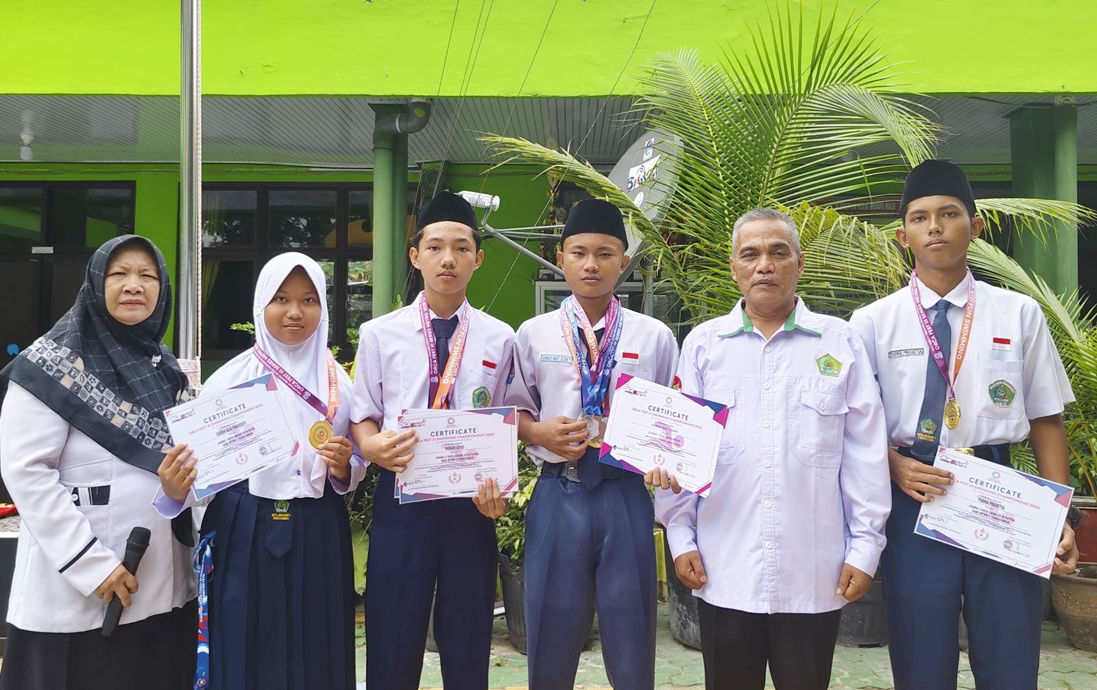 MTsN 1 Tanggamus Dominasi Kejuaraan: Siswa Sabet Medali Emas di Renang, Karate, dan Pidato!