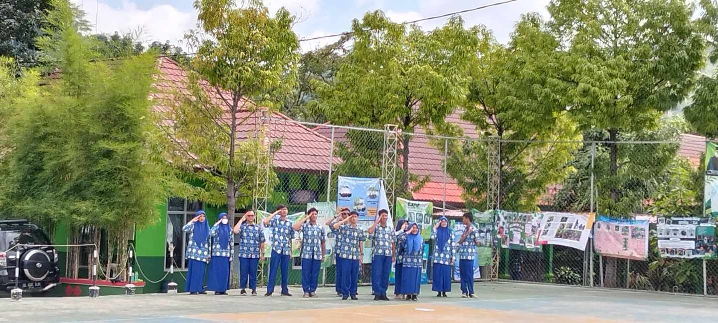 MAN 2 Bandar Lampung Laksanakan Surat Edaran Sekjen Kemenag RI tentang Mendengarkan Lagu Indonesia Raya