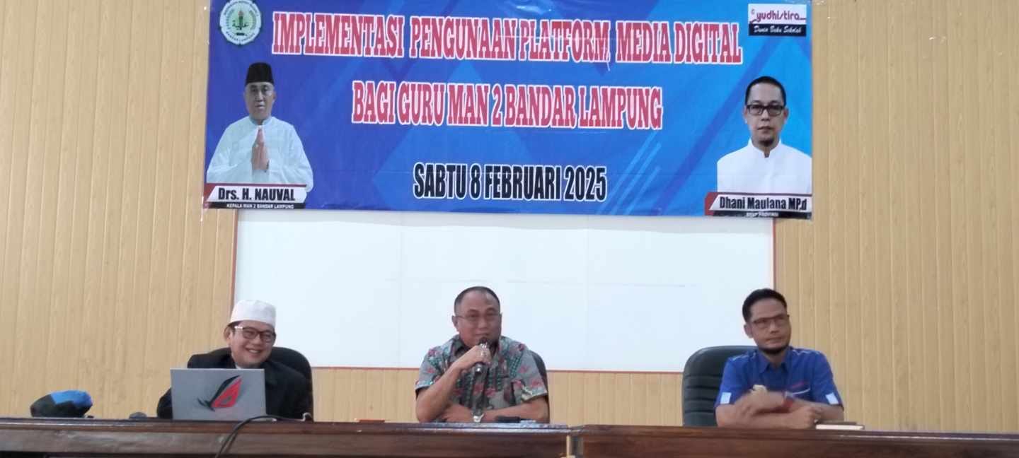 Guru MAN 2 Bandar Lampung Dapat Pelatihan Implementasi Pengunaan Platform Media Digital