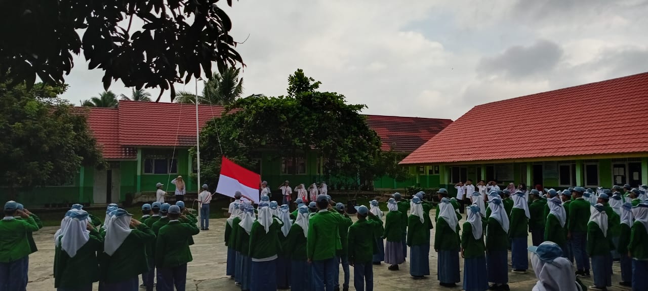 Upacara Bendera Senin Pagi MAN 1 Way Kanan, Wujud Pendidikan Cinta Tanah Air