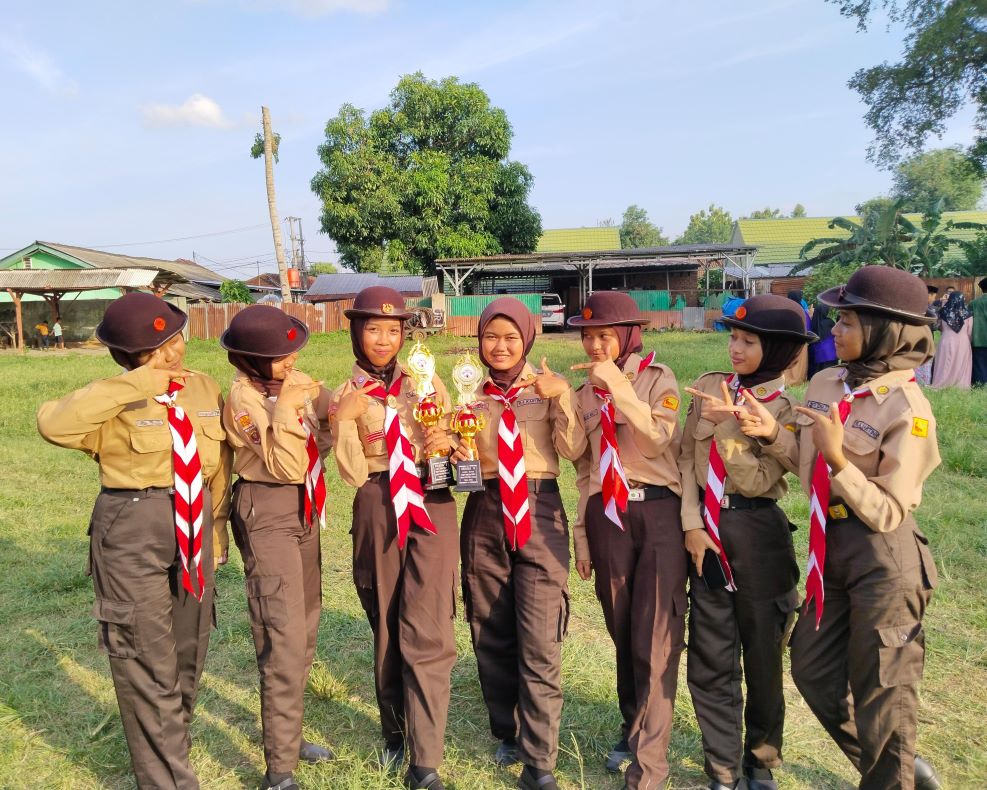 Gugus Depan 13.110 MTsN 1 Lampung Utara Sabet Dua Trofi Juara di Giat Prestasi Penggalang dan Penegak Se-Kwaran Kotabumi Selatan