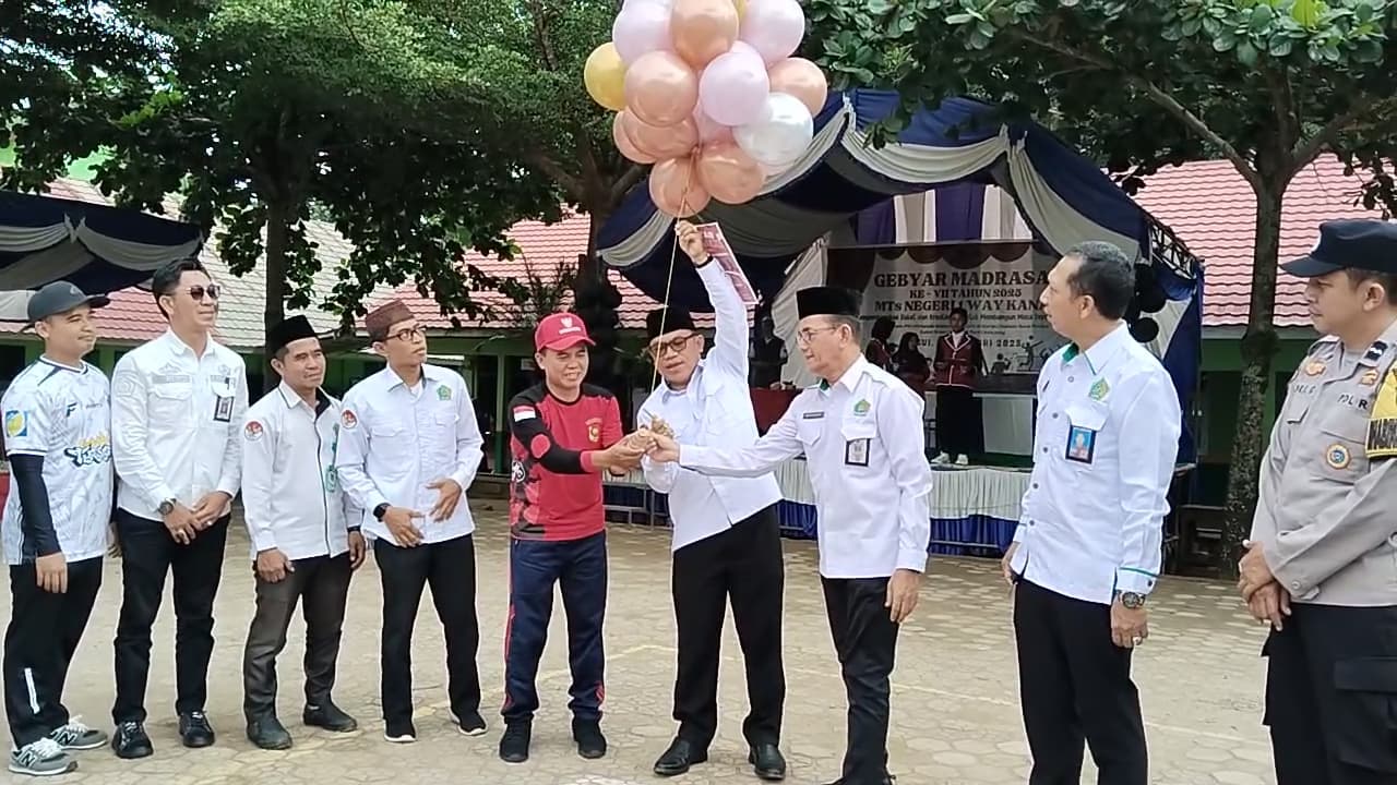 Meriahkan HUT ke-28 MTsN 1 Way Kanan, Kepala Kemenag dan Kasi Penmad Hadiri Kegiatan Gebyar Madrasah Ke-VII