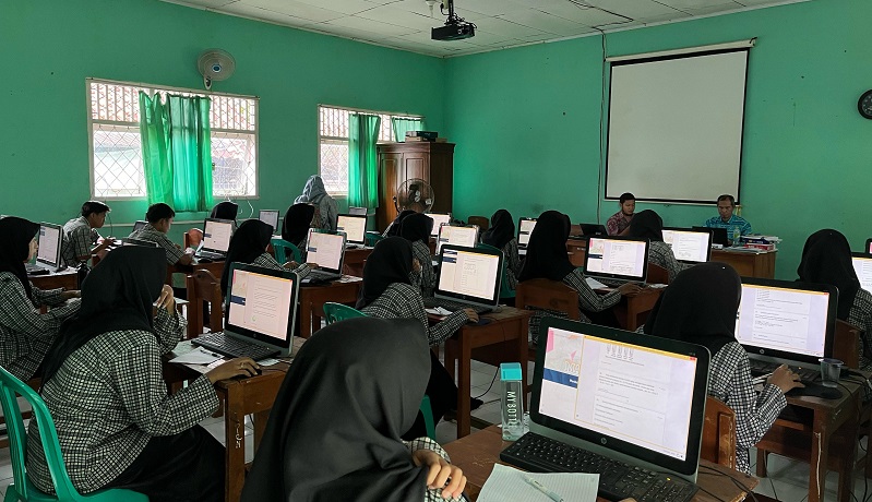 Hari Ke-4 Pelaksanaan Asesmen Akhir Tahun MAN 1 Way Kanan Berjalan Kondusif