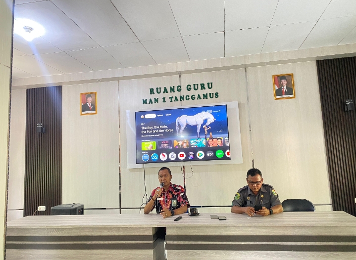 Kepala MAN 1 Tanggamus Beri Arahan Langsung Terkait Pengisian E- Kinerja
