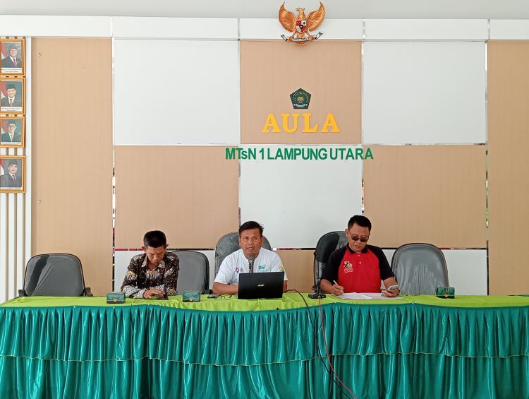 Sosialisasikan  Ujian Madrasah dan Pembuatan Nasakh Soal UM  Kelompok Kerja Madrasah ( KKM ) MTsN 1 Lampung Utara Gelar Rapat Koordinas