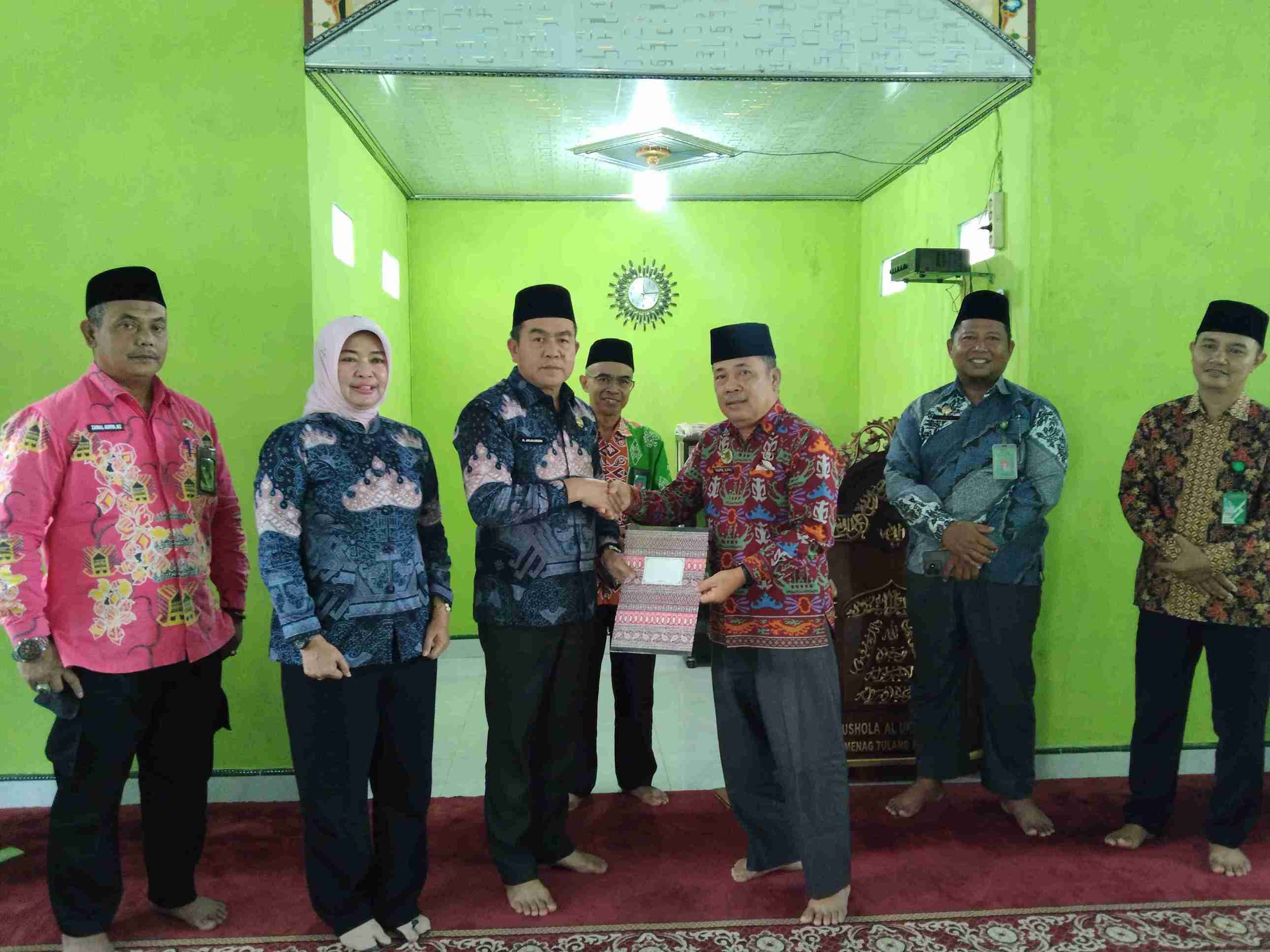 Kakankemenag Tulang Bawang Berikan Sambutan Hangat di Acara Perpisahan Purna Bakti Bapak Taufik