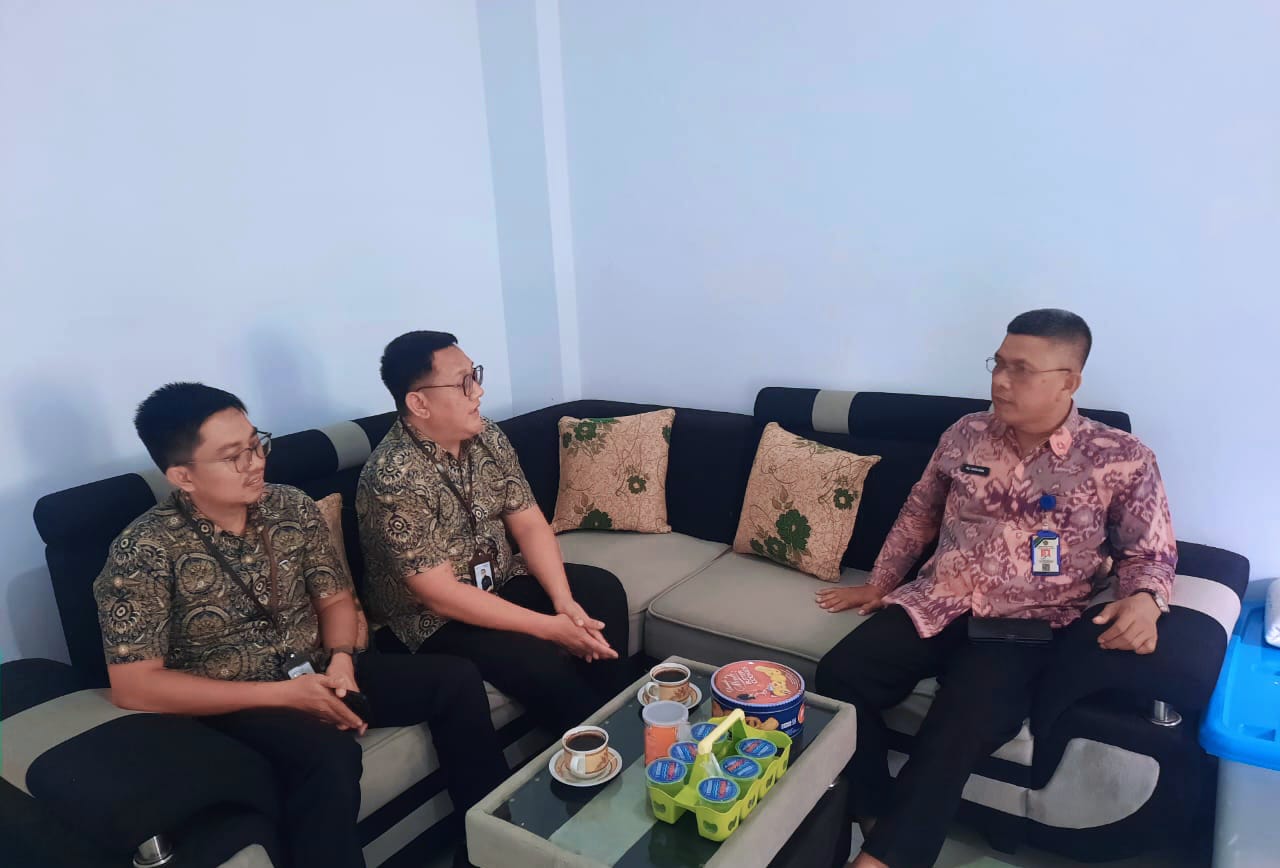 Seksi PHU Kemenag Way Kanan Terima Kunjungan BPJS Kesehatan Terkait Kebijakan JKN untuk CJH 1446 H/2025 M