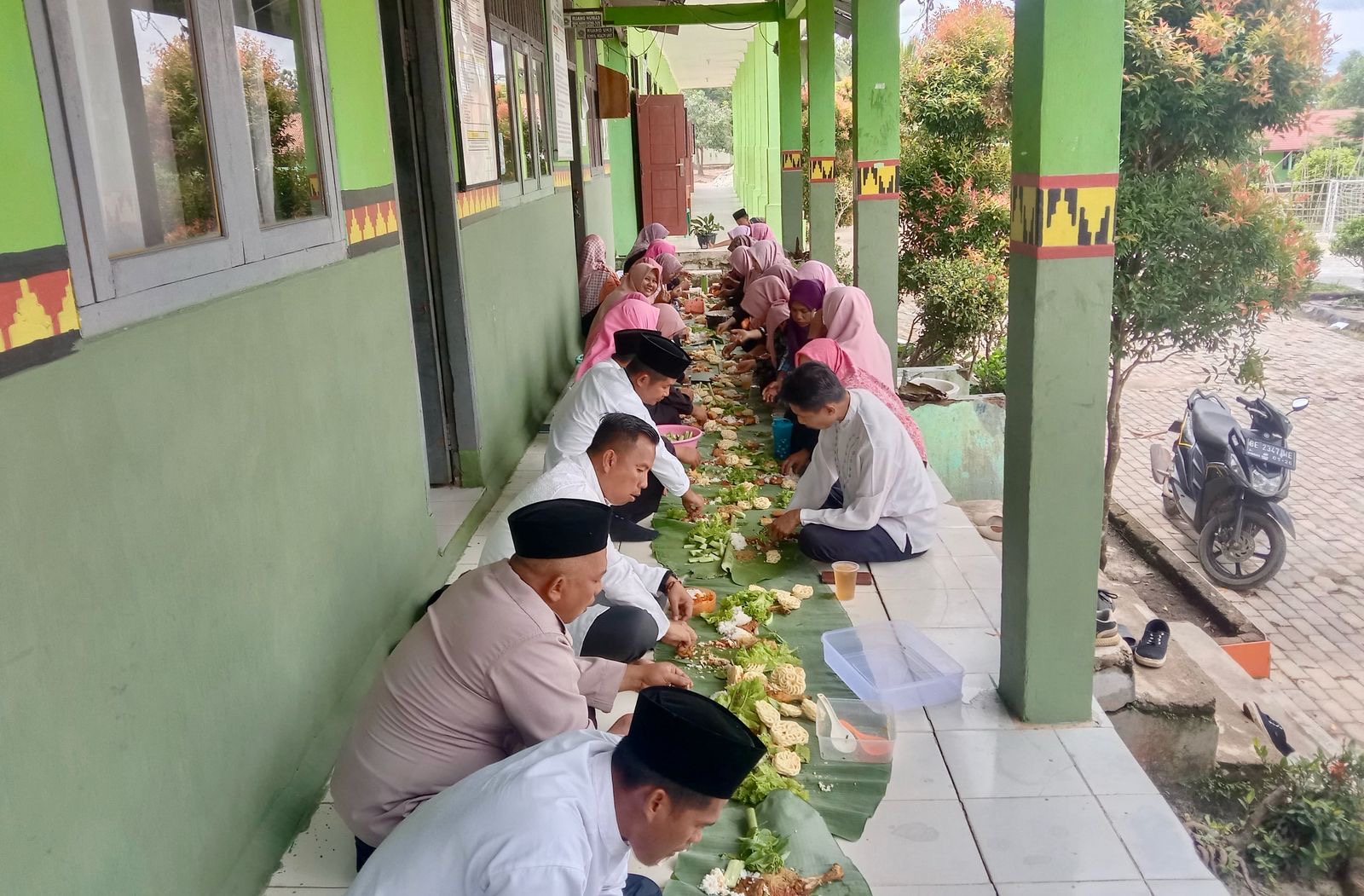 Merajut Kebersamaan dalam Tradisi Punggahan: MTsN 2 Way Kanan Kampus 1 Sambut Ramadan dengan Syukur