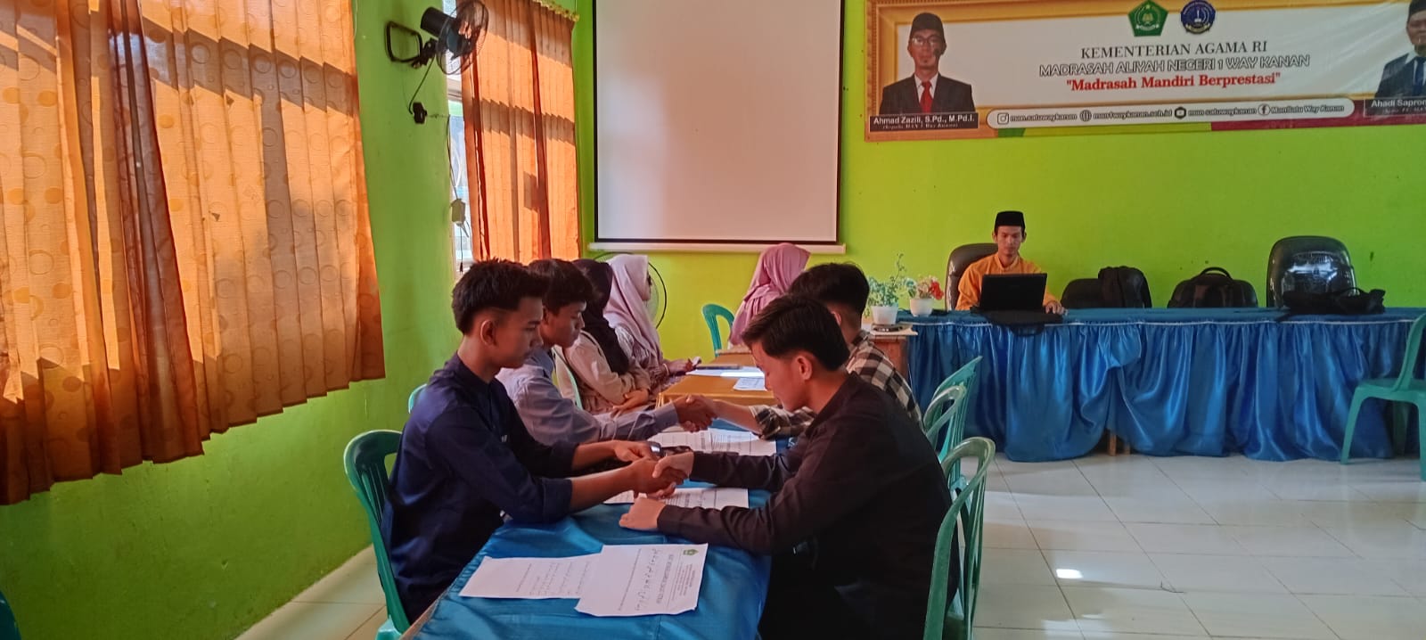 Siswa MAN 1 Way Kanan Tunaikan Zakat Fitrah sebagai Wujud Kepedulian Sosial di Bulan Ramadhan